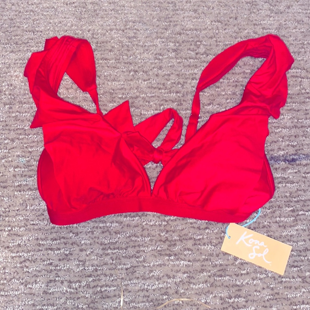 Nothing is wrong with this swim top, it’s just not my preferred style.